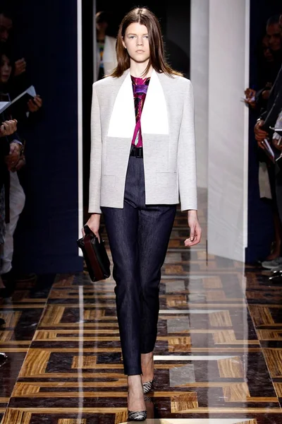 Look 18